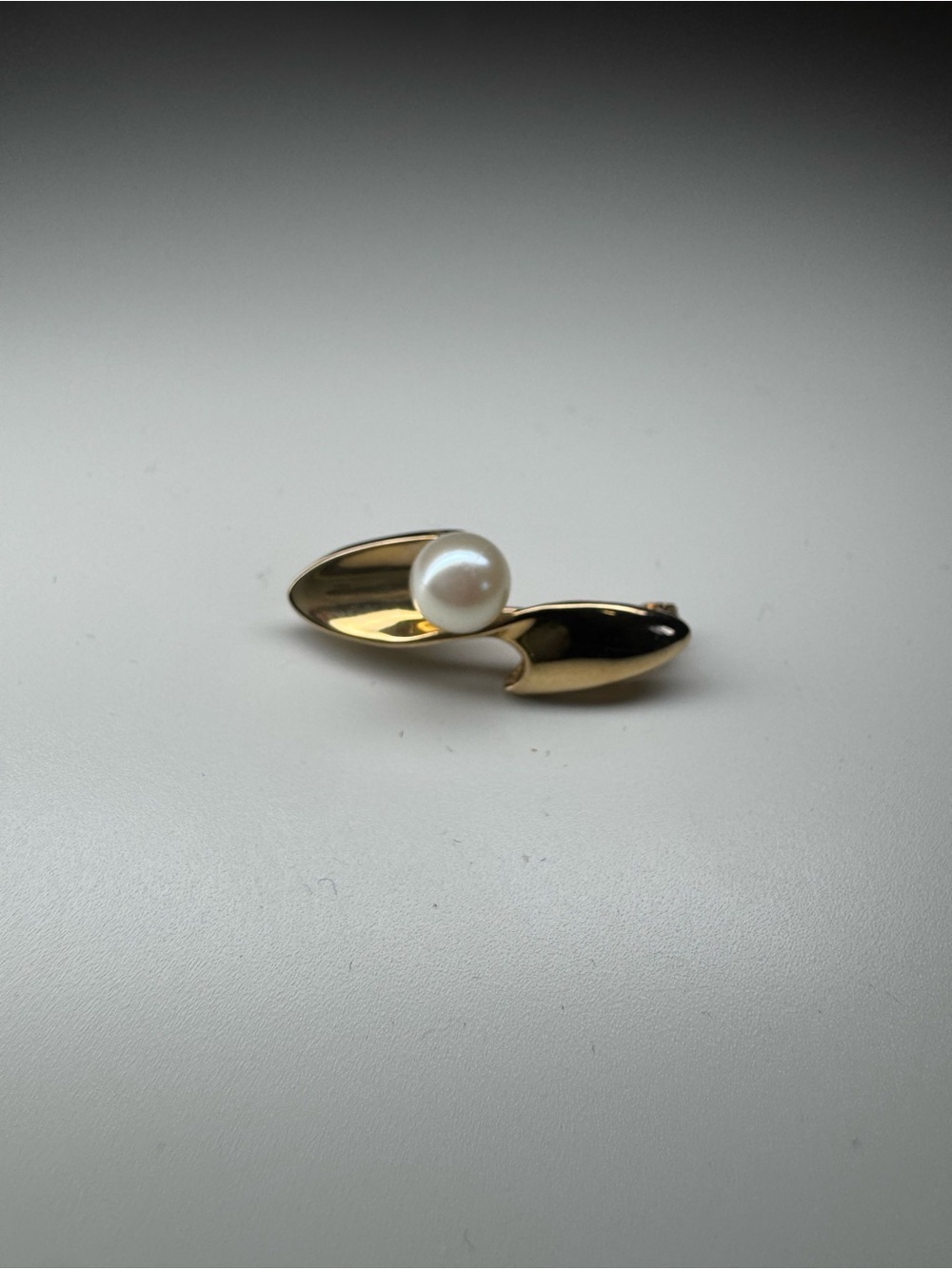 14K Gold Cultured Pearl Leaf Brooch Pin Vintage Elegant Jewelry